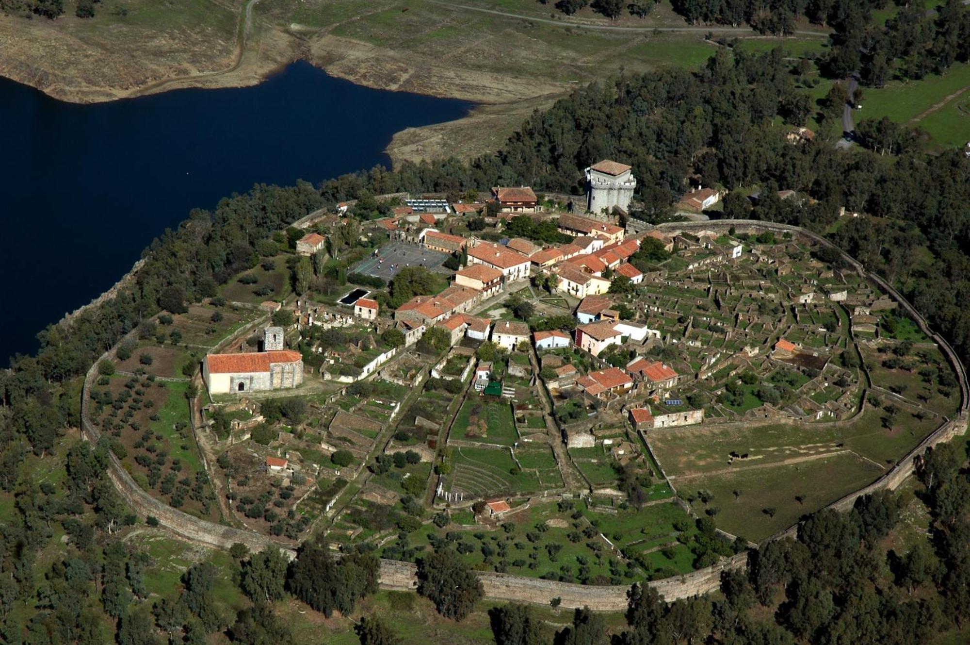 Apartamentos El Jardin Del Poeta Guijo de Granadilla Bagian luar foto
