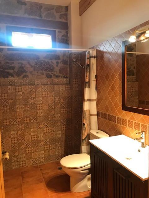 Apartamentos El Jardin Del Poeta Guijo de Granadilla Ruang foto