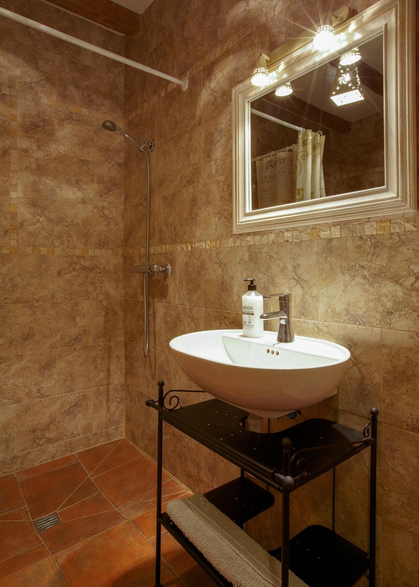 Apartamentos El Jardin Del Poeta Guijo de Granadilla Ruang foto