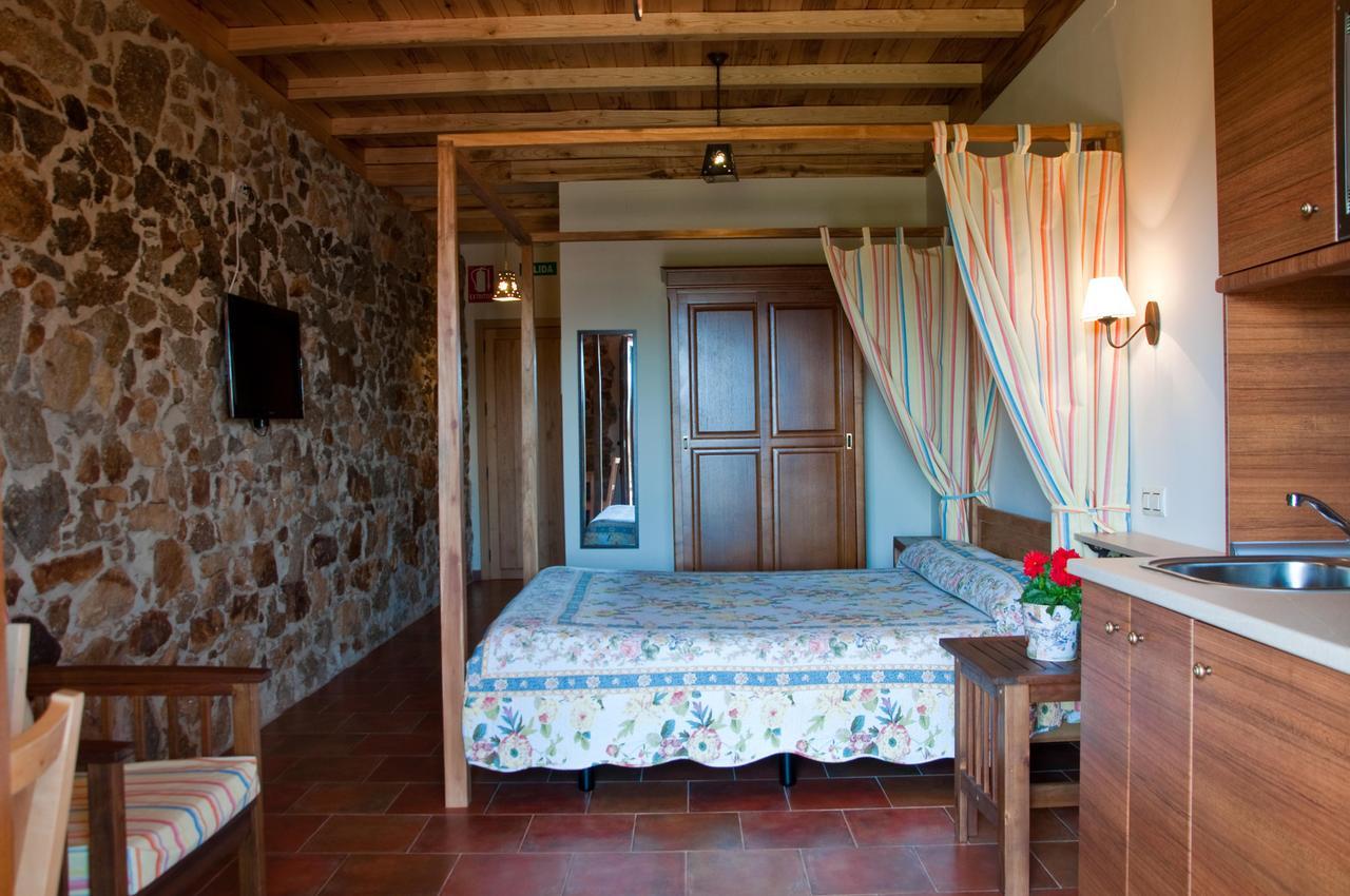 Apartamentos El Jardin Del Poeta Guijo de Granadilla Bagian luar foto